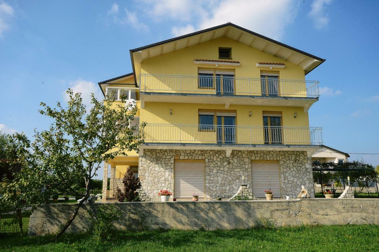 Ferienhaus Tomic Nedescina Экстерьер фото