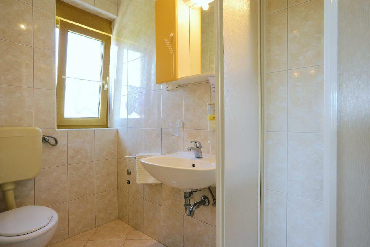 Ferienhaus Tomic Nedescina Экстерьер фото