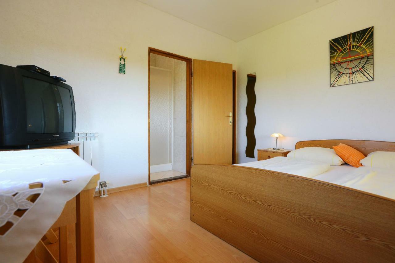 Ferienhaus Tomic Nedescina Экстерьер фото