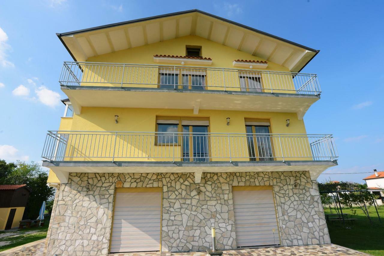 Ferienhaus Tomic Nedescina Экстерьер фото