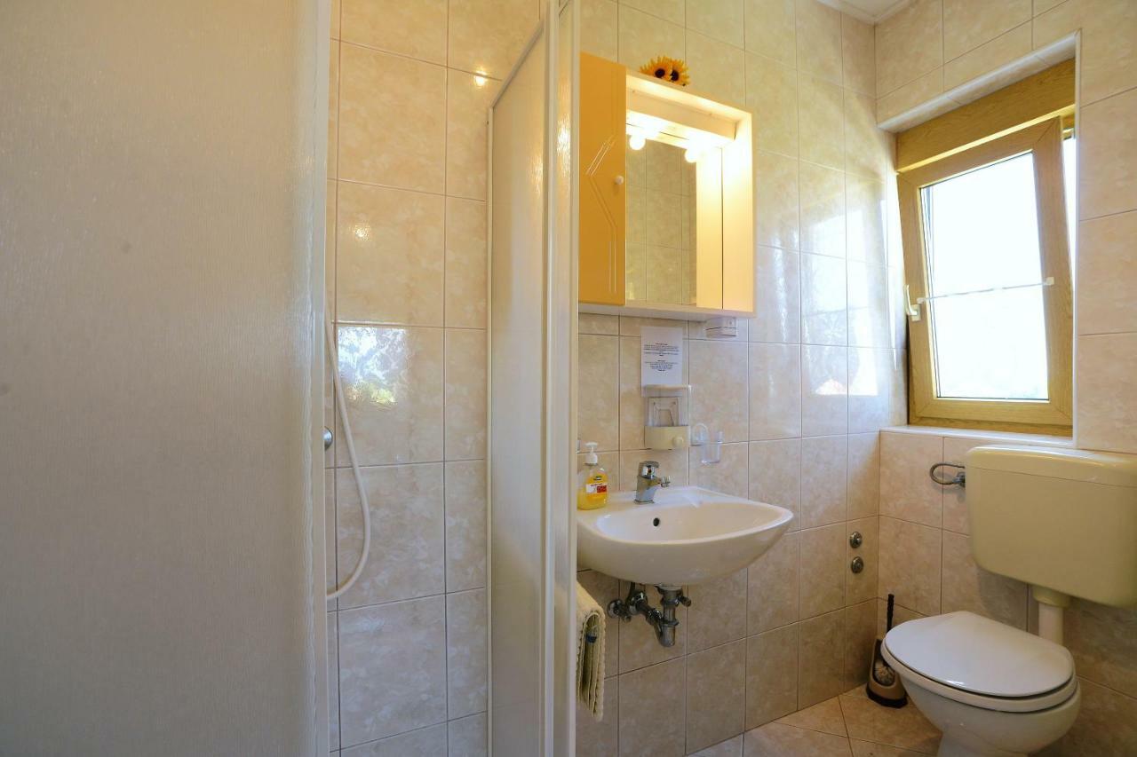 Ferienhaus Tomic Nedescina Экстерьер фото